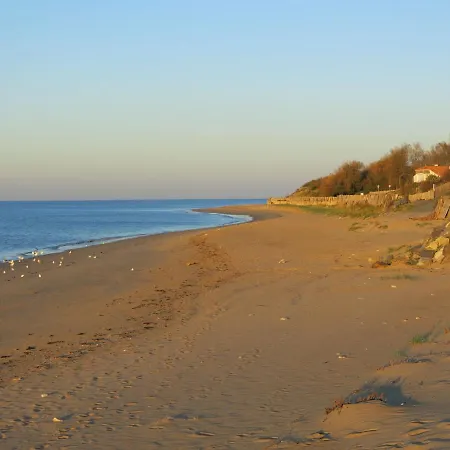 Les Etrilles By Interhome Tatil Evi